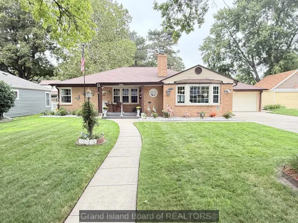 2304 W John St, Grand Island, NE 68803