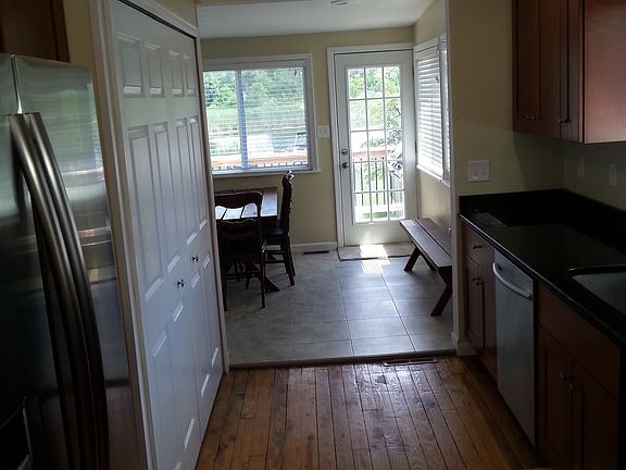 3rd image of 4945 Coshocton Dr