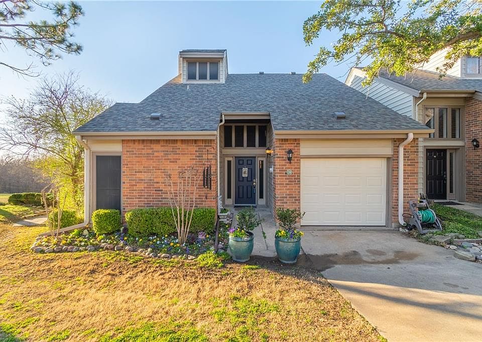 1st image of 136 Summer Place Cir