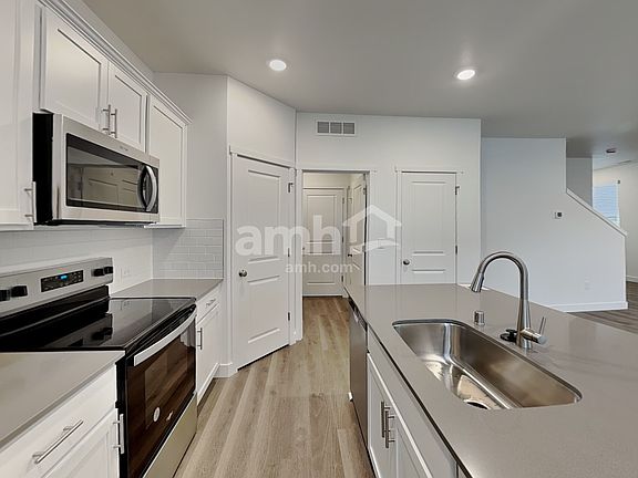 4th image of 4831 85th Pl NE