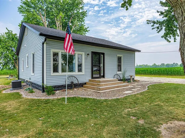 1928 Reservoir Rd, Staunton, IL 62088