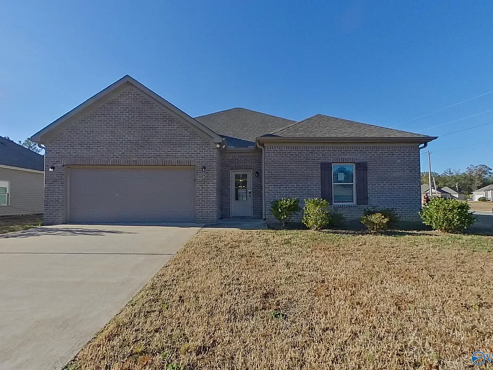 204 White Oak Cir