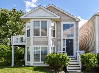 1125 Symphony Dr, Aurora, IL 60504