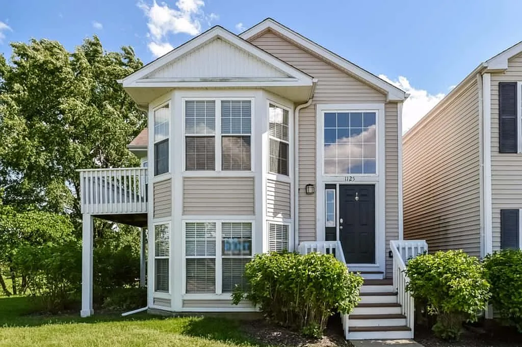 1125 Symphony Dr photo 1