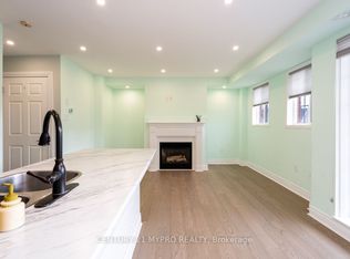 98 Cornell Park Ave #B202, Markham, ON L6B1B6