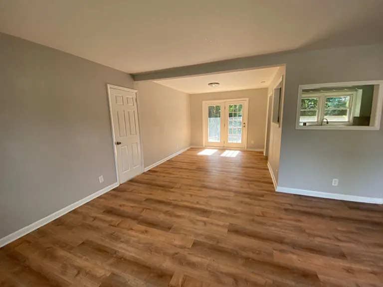 1008 Benning St — Photo 5