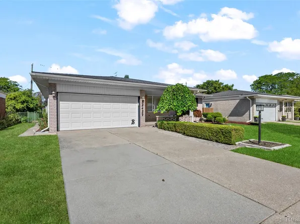 32429 Whitley Cir, Warren, MI 48088