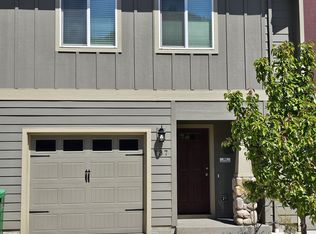 137 Rivers Edge Ct, Gold Hill, OR 97525