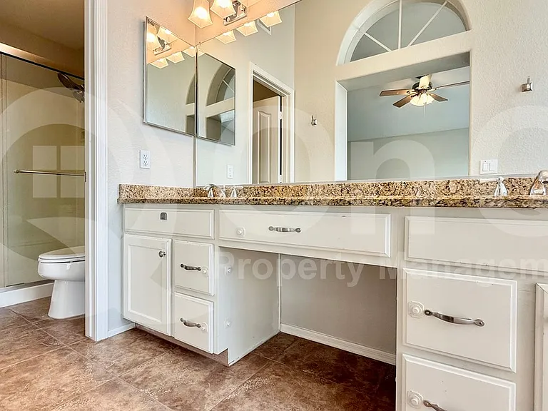 1481 E Cheyenne St — Photo 27