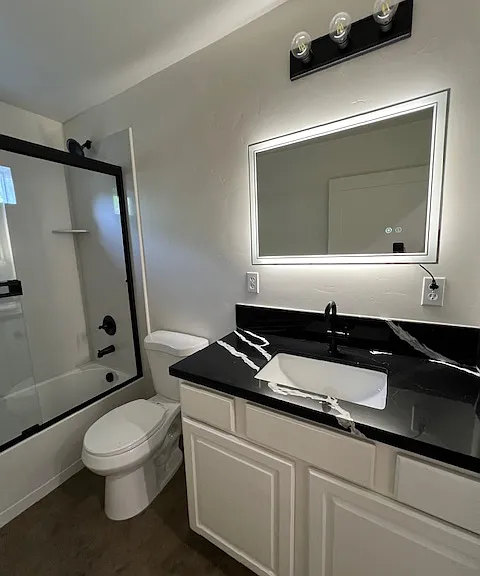 205 W 20th St — Photo 13