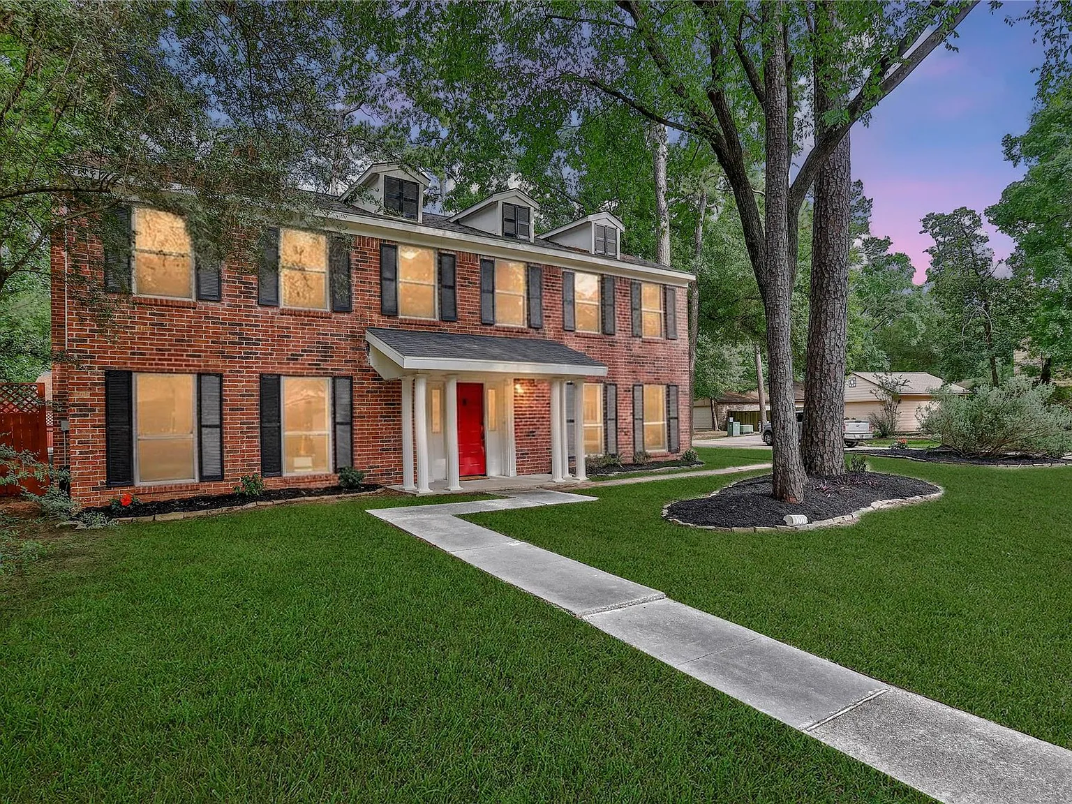 5 bed, 2.5 bath, 2464 sqft, $3,500 — Photo 3