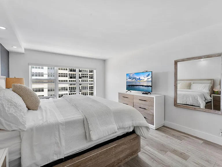 3750 Galt Ocean Dr #1002 — Photo 16