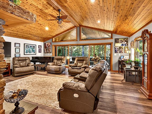 5th image of 2990 Oak Ridge Ln