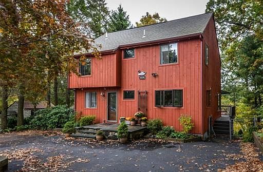 1st image of 287 Lakeshore Dr