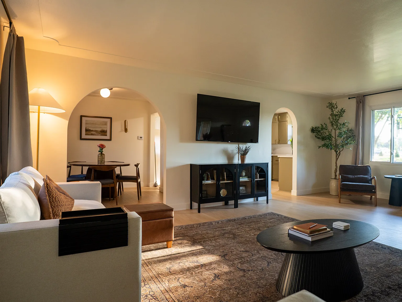 2218 Jefferson Ave — Photo 3