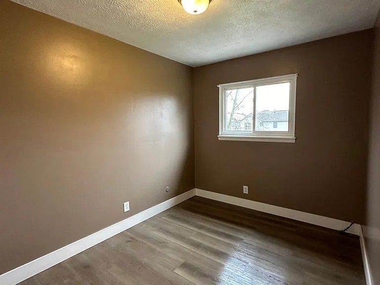 5202 Charm St SW — Photo 4