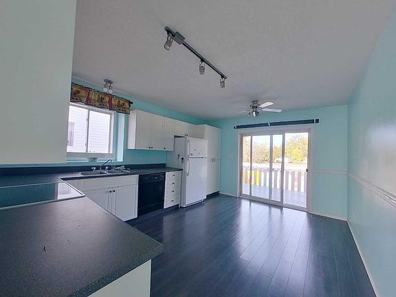 3rd image of 808 1a Ave SW