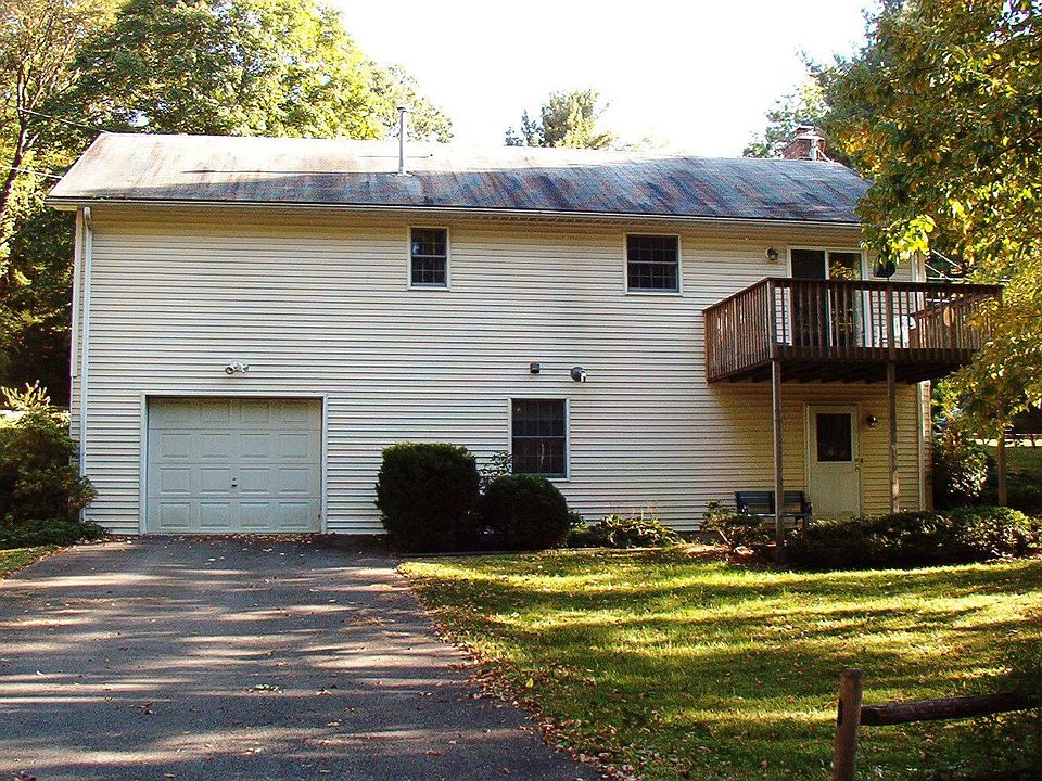 2nd image of 726 Clermont Ave