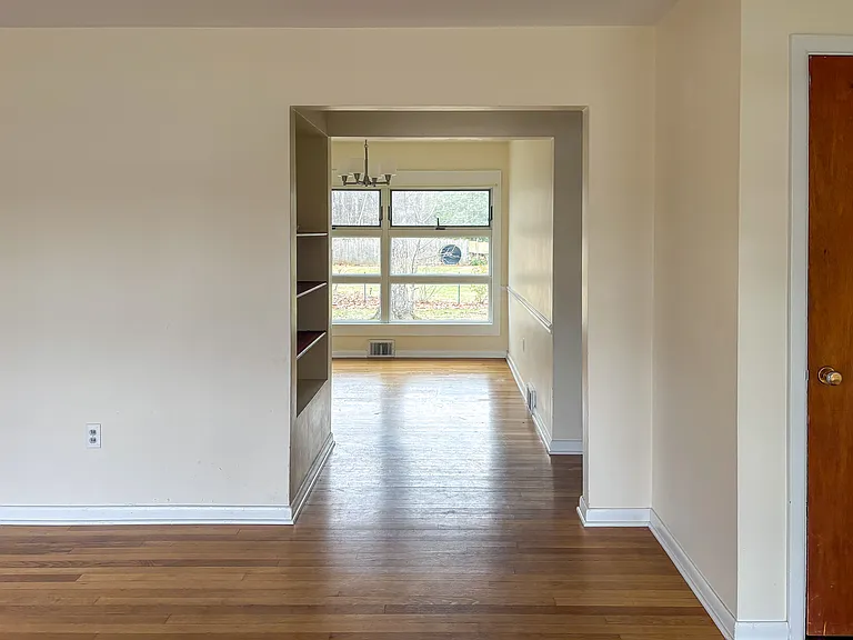 38 Marshall Dr — Photo 12