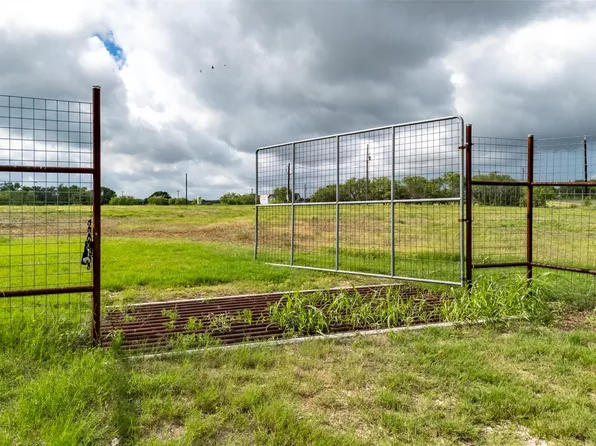 5485 County Road 249, Gonzales, TX 78629