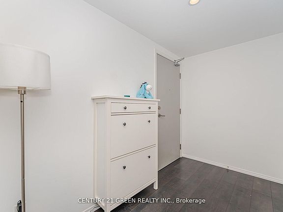 5th image of 68 Shuter St #2310
