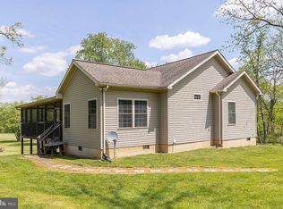 141 Coon Hole Dr, Levels, WV 25431