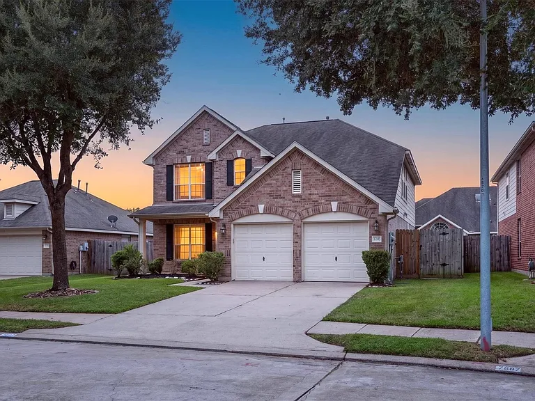 7603 Kenmark Ct — Photo 2
