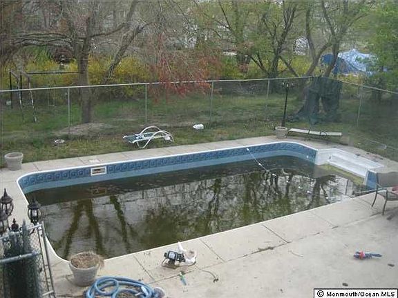 5th image of 1542 Newport Dr