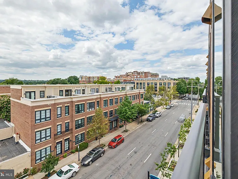 701 N Henry St #502 — Photo 40