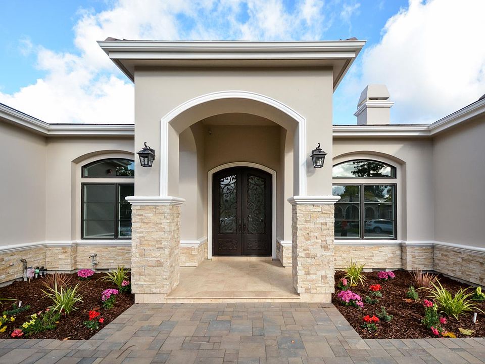 1st image of 20405 Thelma Ave