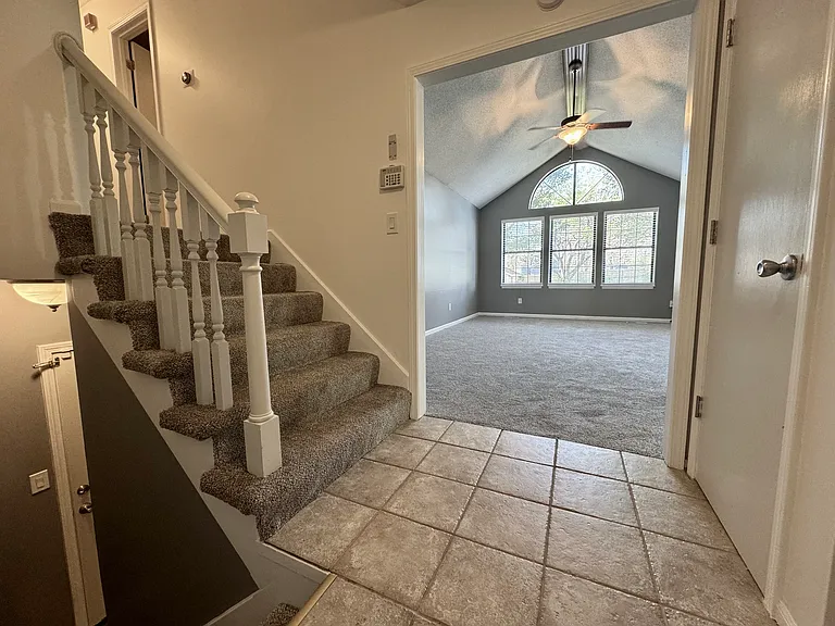 1412 SW Highland Dr — Photo 4