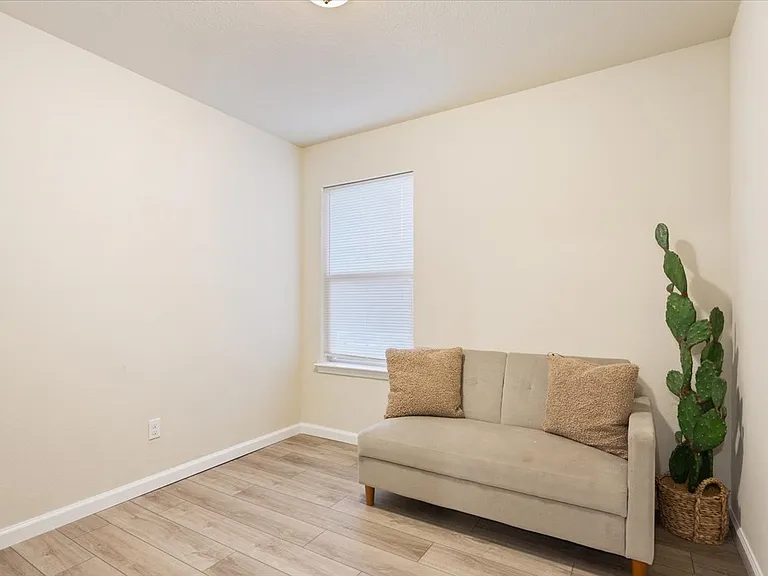 3105 Beutel Rd — Photo 18