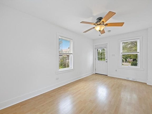 3rd image of 90 Middlesex St