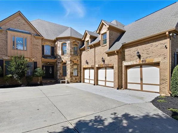 4728 Moon Hollow Ct, Buford, GA 30519