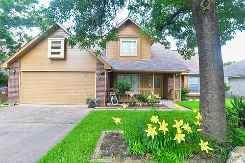 2405 Raintree Path Photo 1
