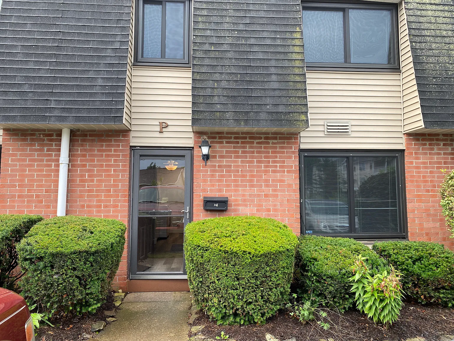 2 bed, 1.5 bath, 882 sqft, $1,450 — Photo 1