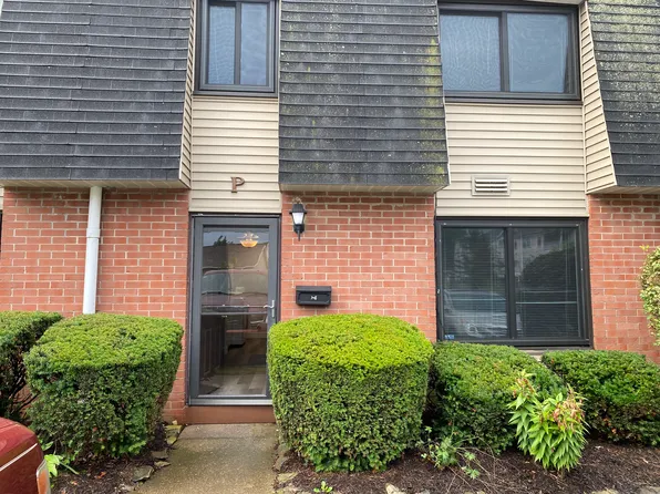 216 Moore Rd APT 1P, Avon Lake, OH 44012