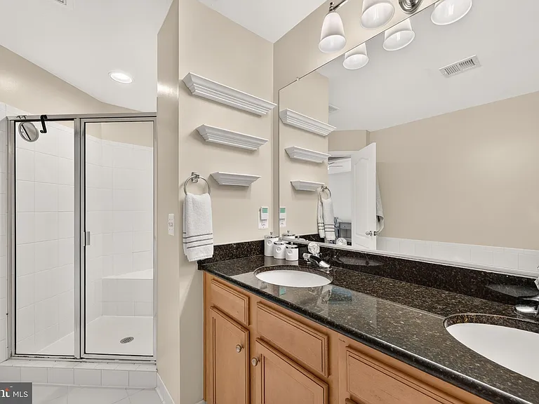 43580 Popes Creek Sq — Photo 33