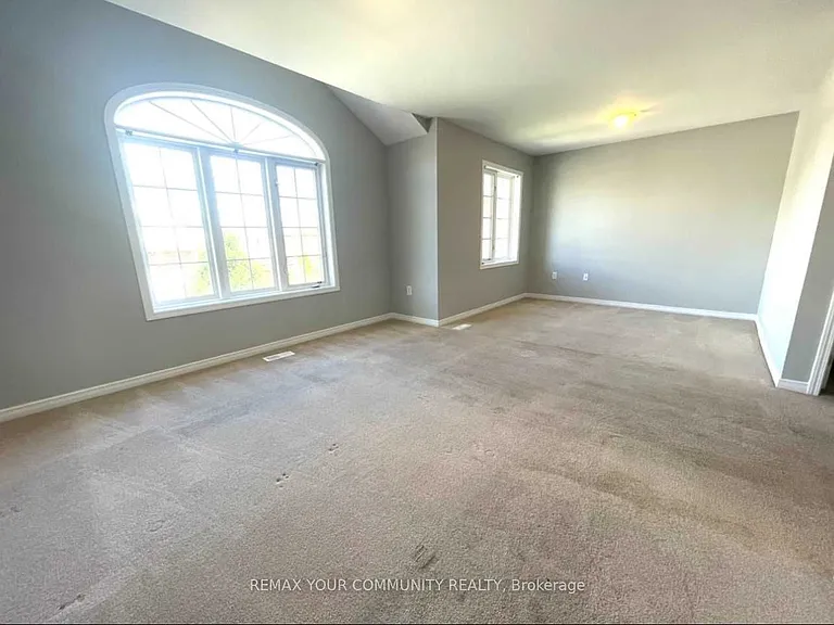 1385 Hunter St — Photo 13