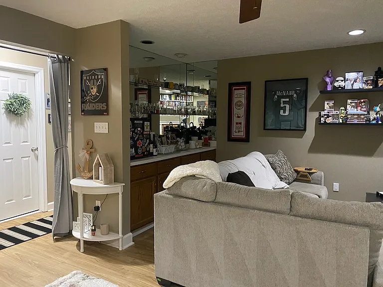 5889 Woodfield Estates Dr — Photo 46