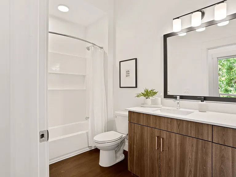 The Parkway Apartments — Photo 22