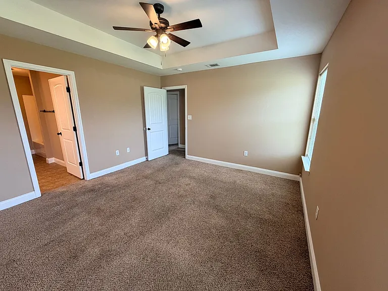 4916 Patton Dr — Photo 6