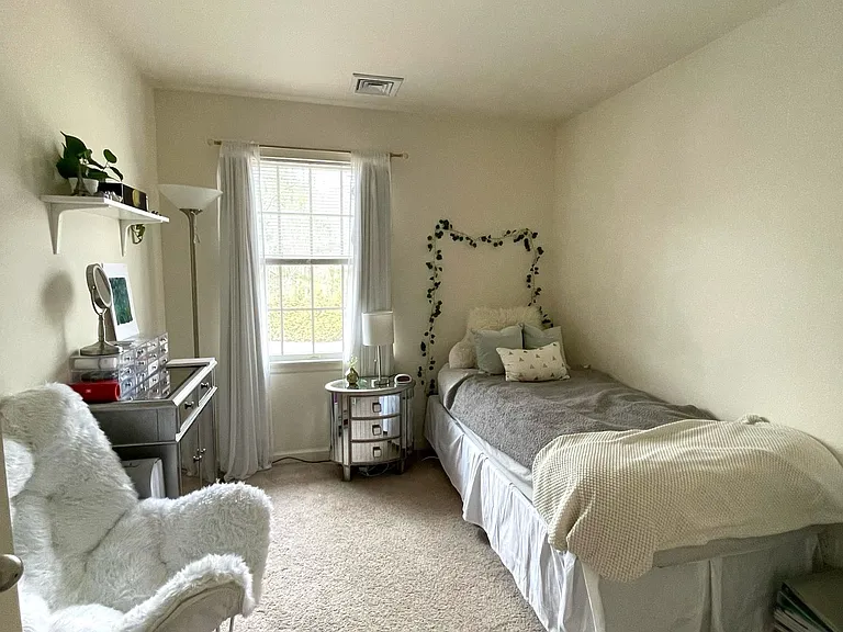 1002-1214 Fieldstone Ter — Photo 2