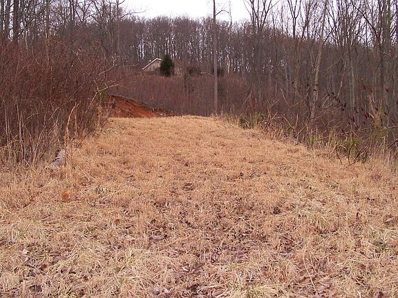 5th image of 53 Hidden Meadow Dr
