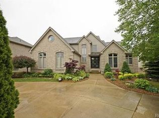 7123 Yarmouth Dr, West Bloomfield, MI