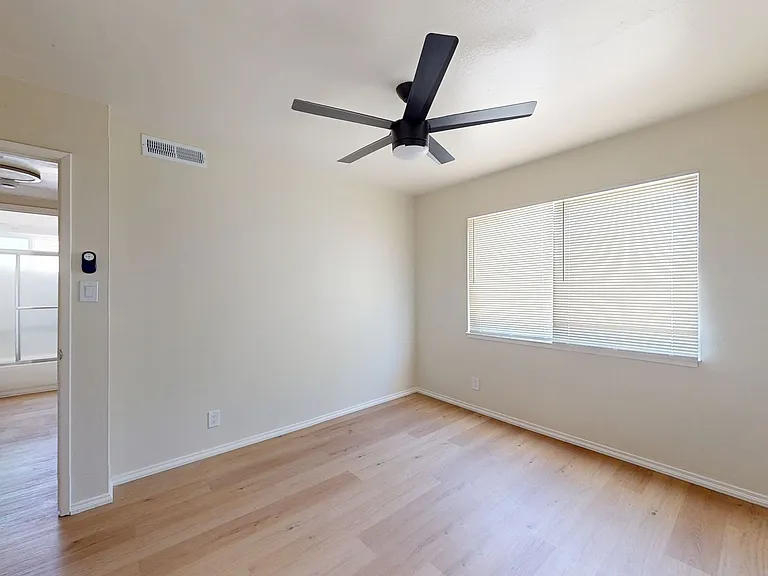 3040 Lynde St — Photo 17