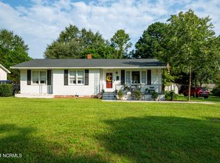 904 Warren St, Clinton, NC 28328