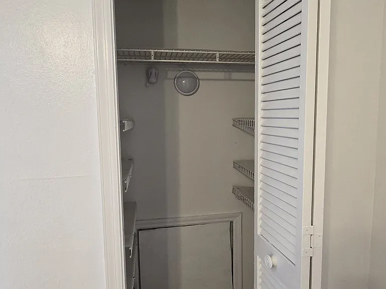 1000 W Horatio St #220 — Photo 28