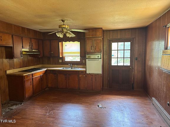 2nd image of 350 Mountain View Dr