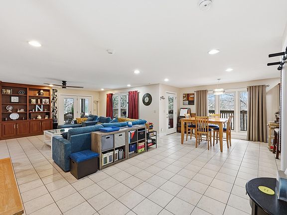 4th image of 106 Churchill Ct
